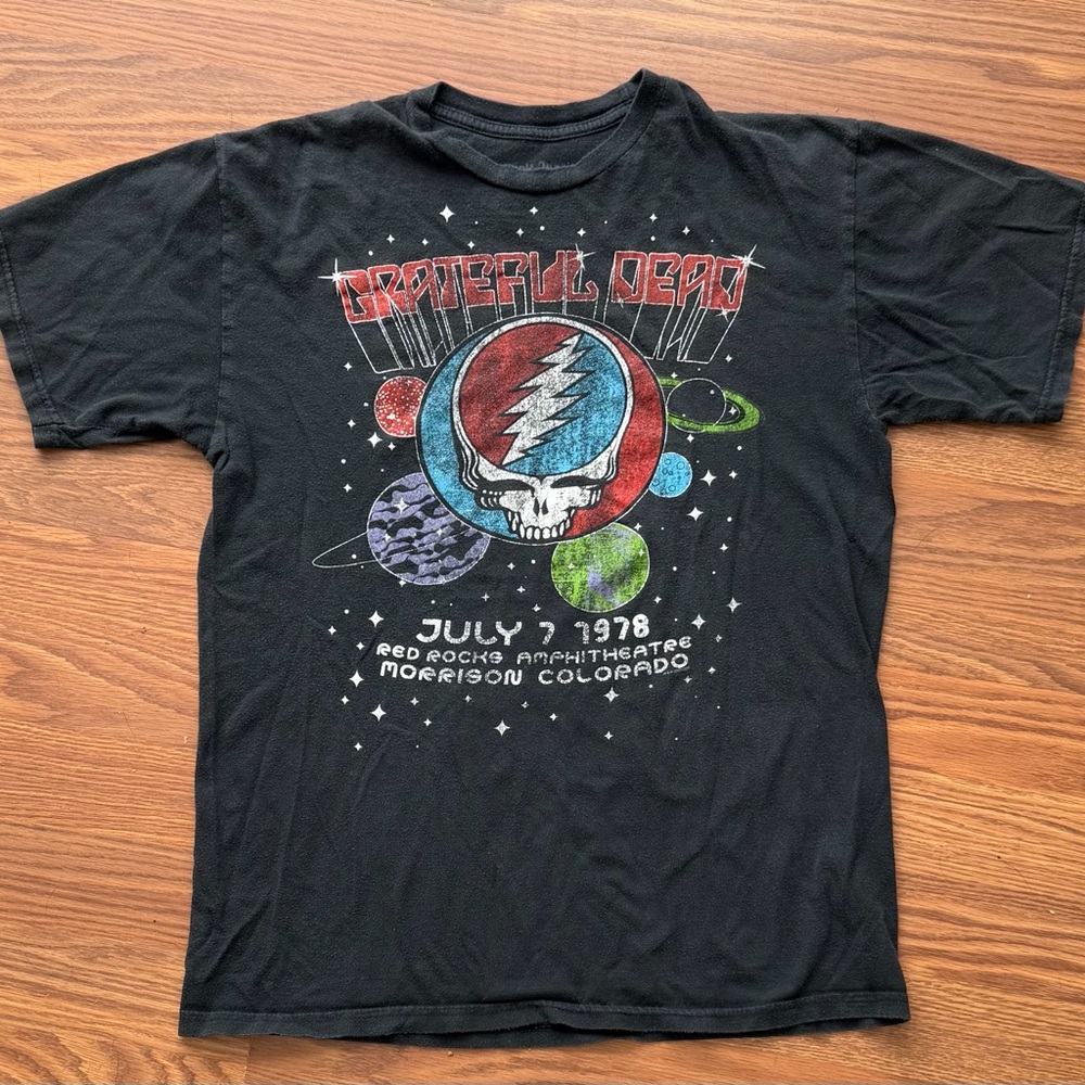 Ripple Junction Charcoal Graphic Tee